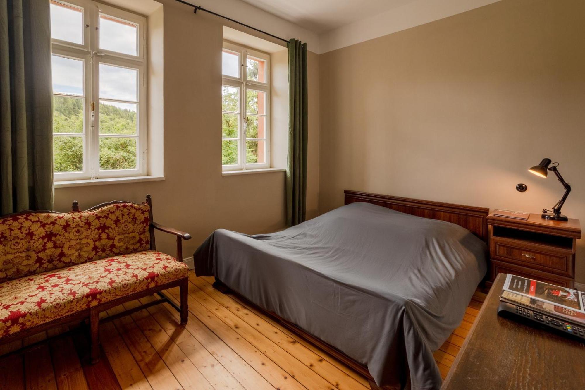 Museumsbahnhof Ahuette Hotel Üxheim Екстериор снимка