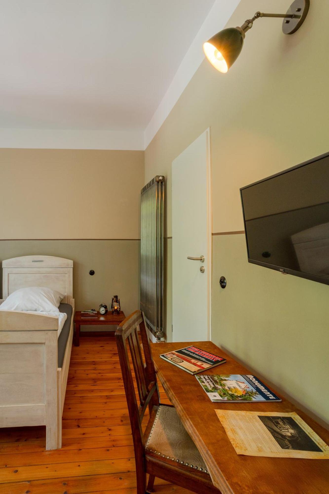 Museumsbahnhof Ahuette Hotel Üxheim Екстериор снимка
