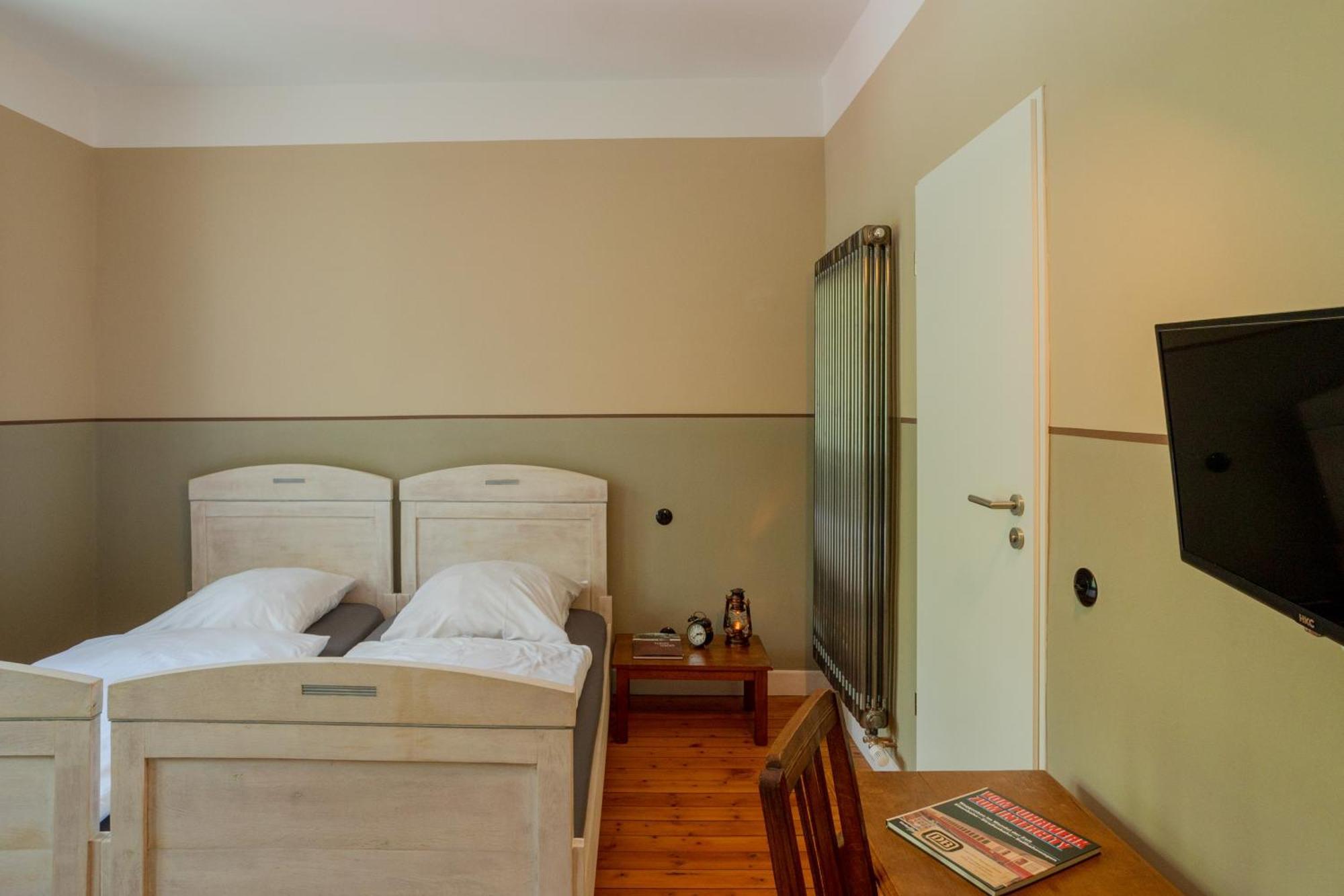 Museumsbahnhof Ahuette Hotel Üxheim Екстериор снимка